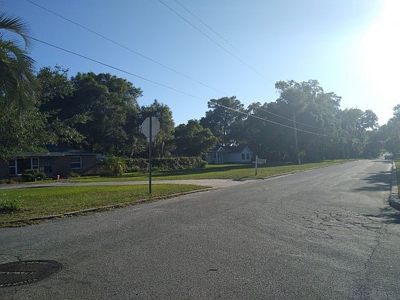 4th image of 1414 E 8th Ave