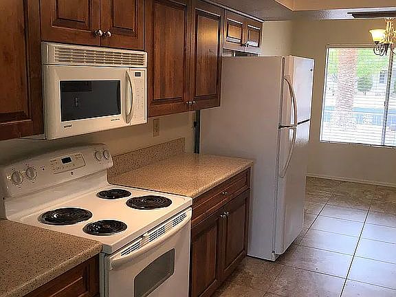 4th image of 9504 W Briarwood Cir