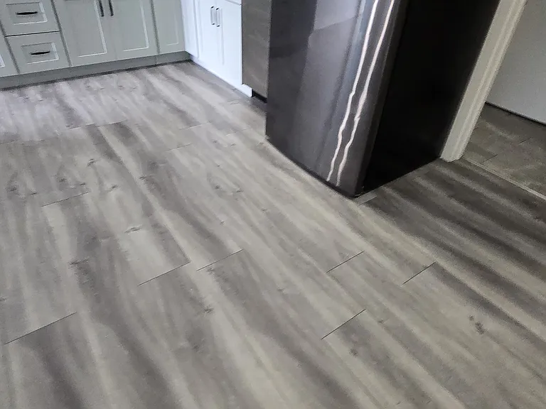 2577 Hillcrest Ave #3 — Photo 9
