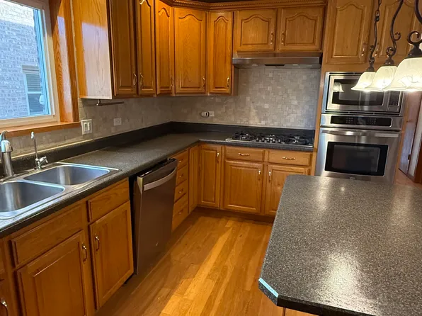 5102 W Roscoe St APT 1, Chicago, IL 60641