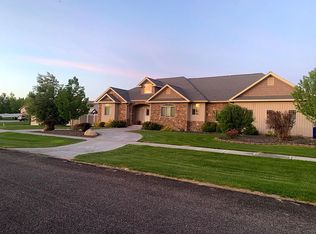 2621 S Bungalow Dr, Ammon, ID 83401