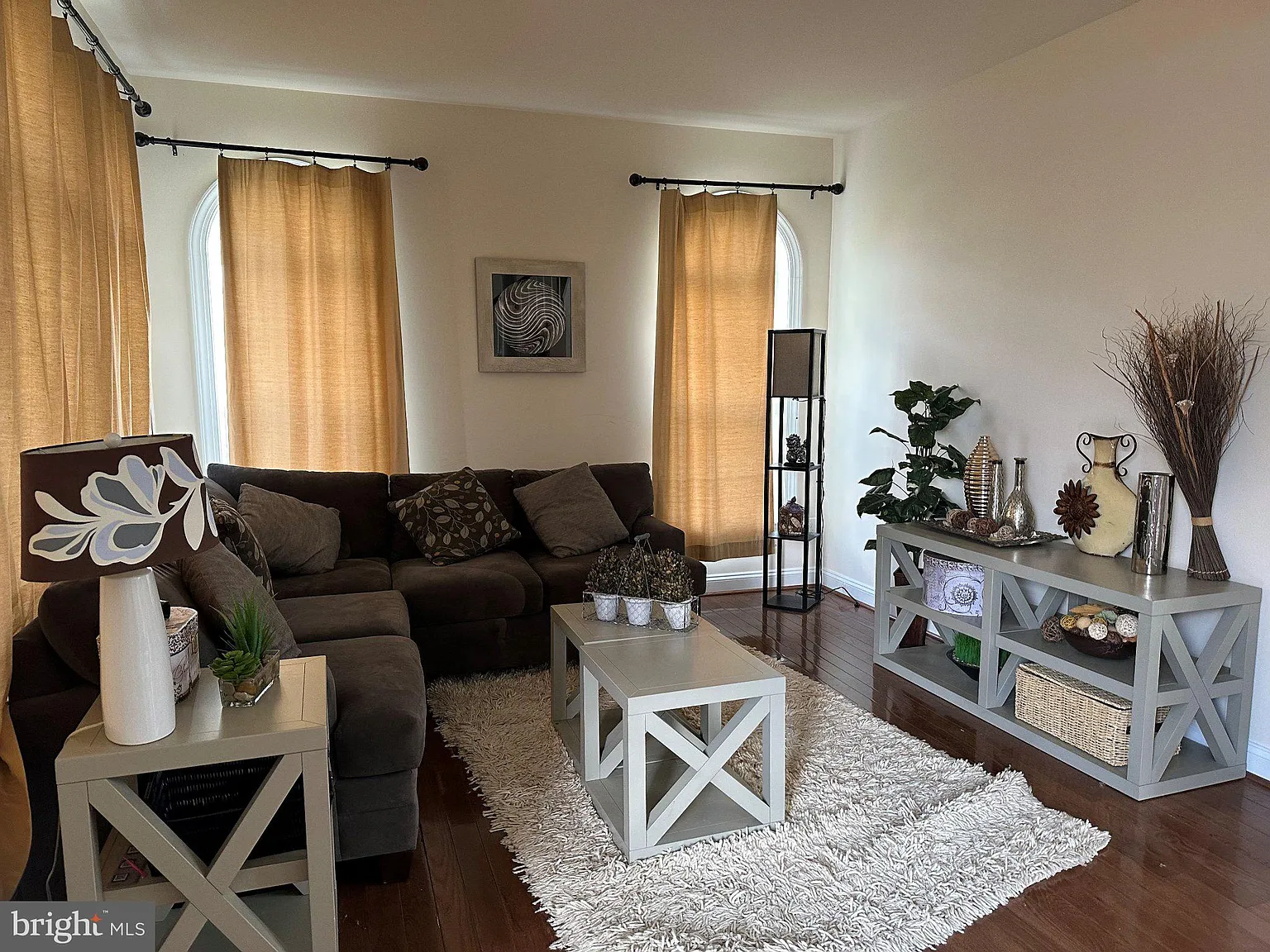 4 bed, 3.0 bath, 4700 sqft, $4,500 — Photo 4