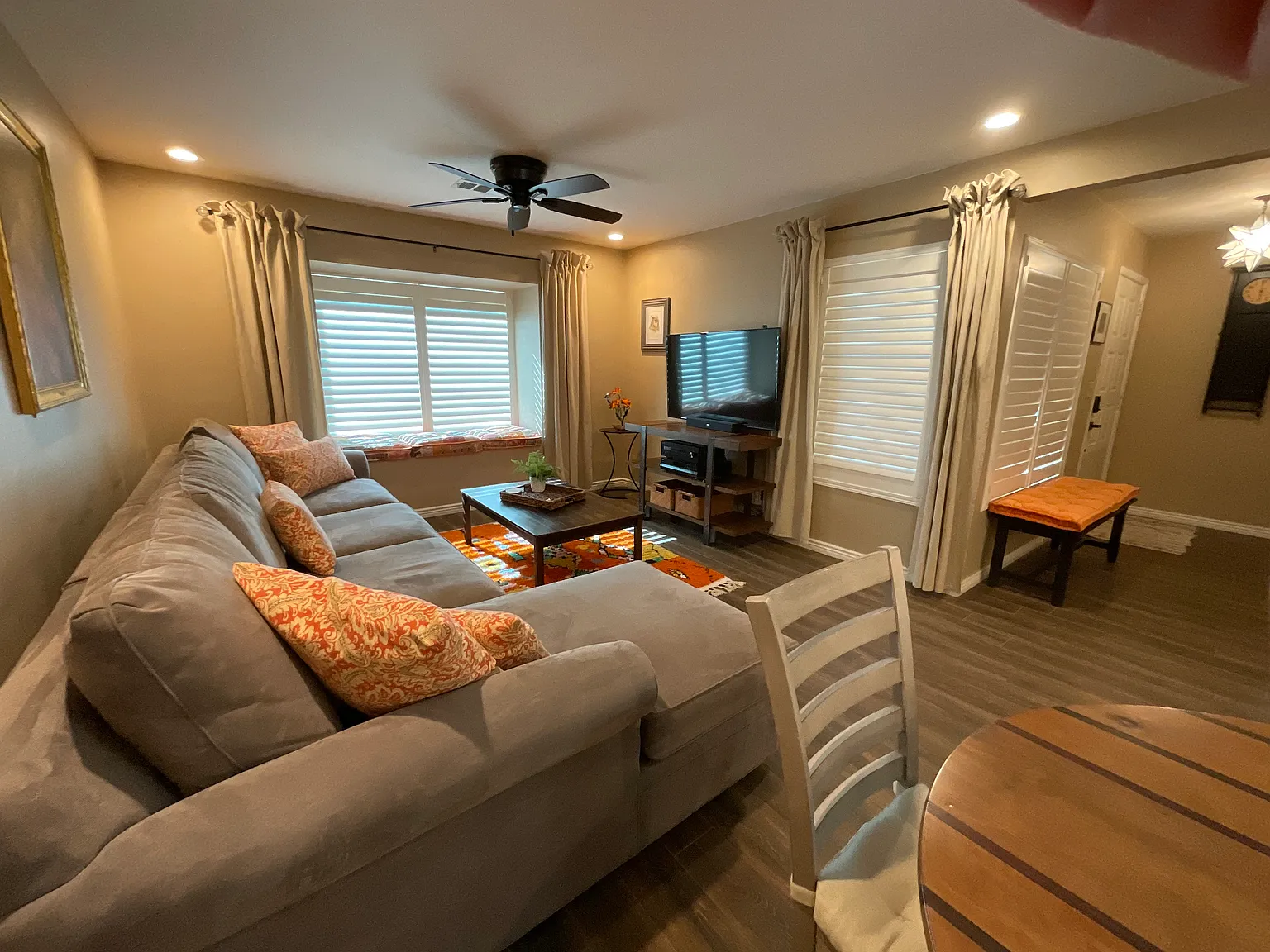 2 bed, 988 sqft, $1,800 — Photo 4