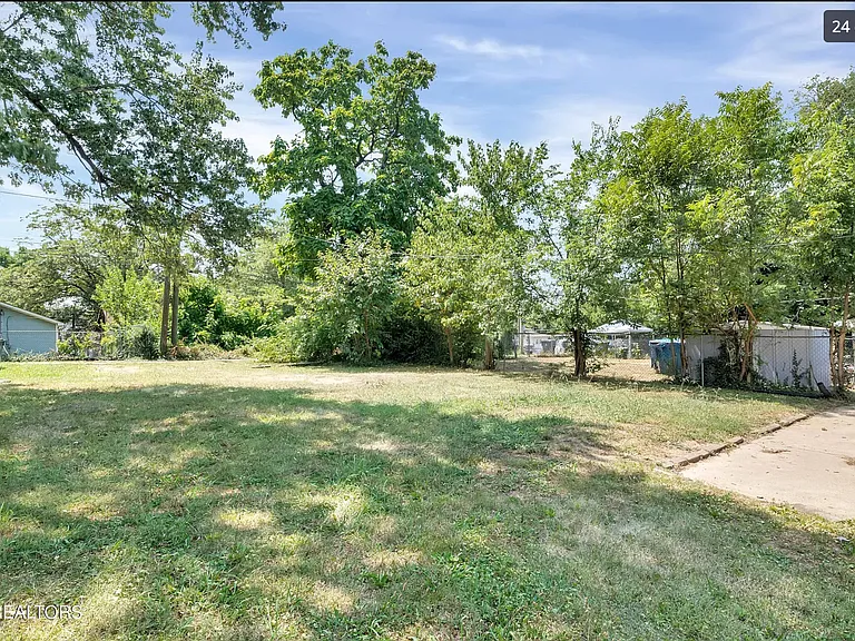 2410 Jefferson Ave — Photo 25