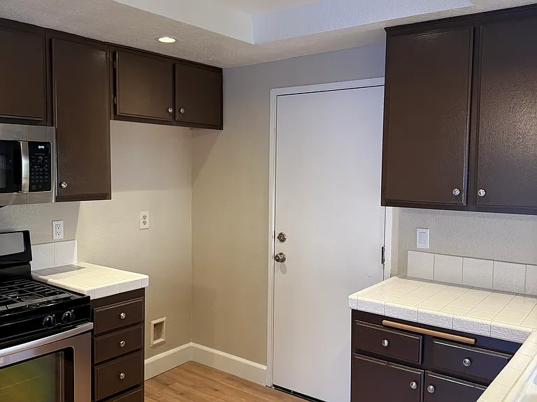 1020 Santiago Dr — Photo 3