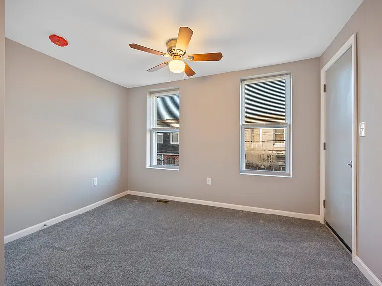 723 N Luzerne Ave — Photo 21
