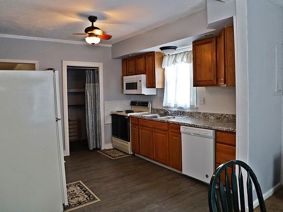 5th image of 627 W 3rd St