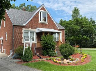 Middlebelt Rd, New Boston, MI 48164