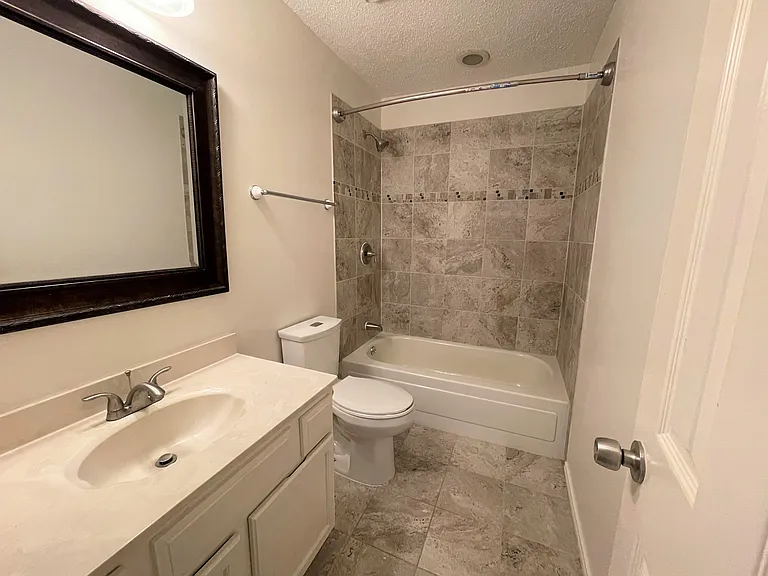 621 Phillips Dr — Photo 13