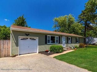 1417 Commonwealth Blvd, Toms River, NJ