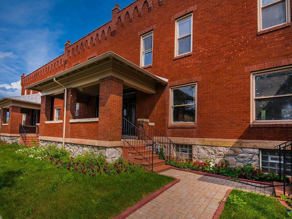 1st image of 176 Parkwood Ave