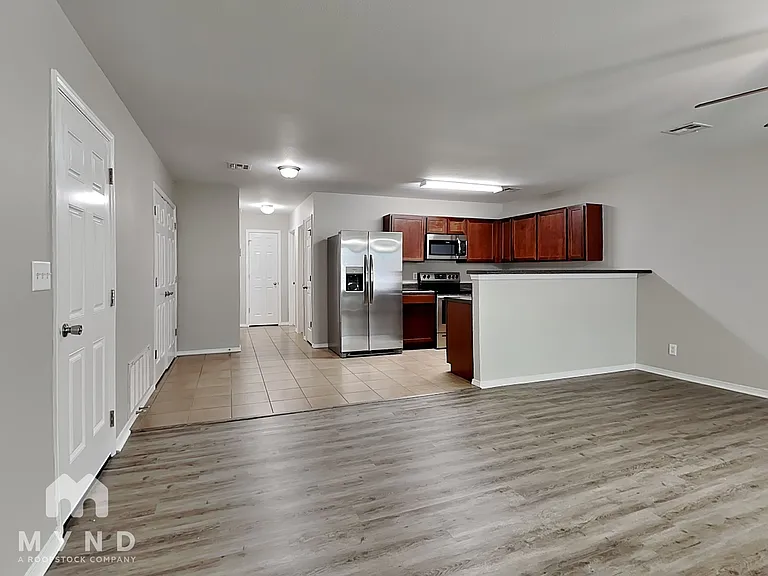 3401 E Gillette St #3401 — Photo 5