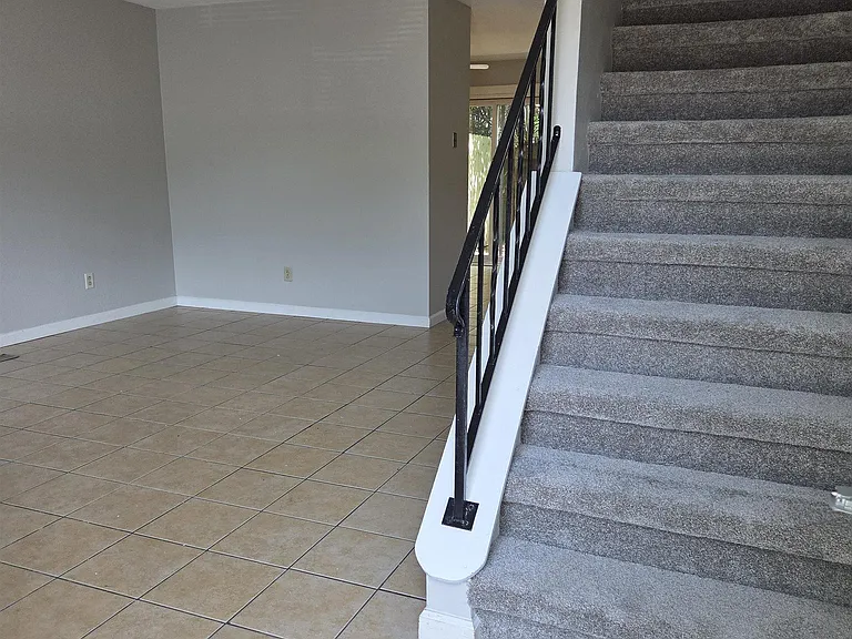 1339 W Jeth Ct — Photo 1