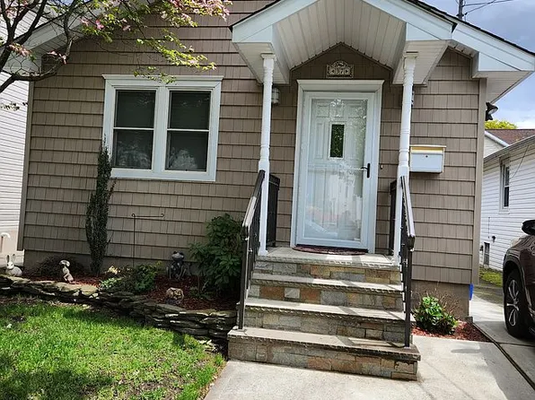 37 Sprague Ave, Staten Island, NY 10307