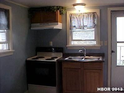 2nd image of 136 4th Ave