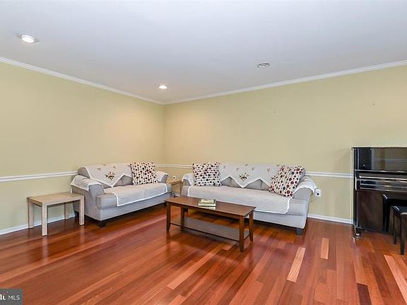 3rd image of 11 Haskel Dr