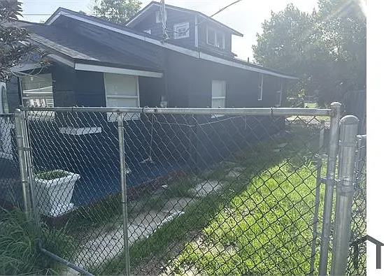 4 bed, 948 sqft, $2,762 — Photo 2