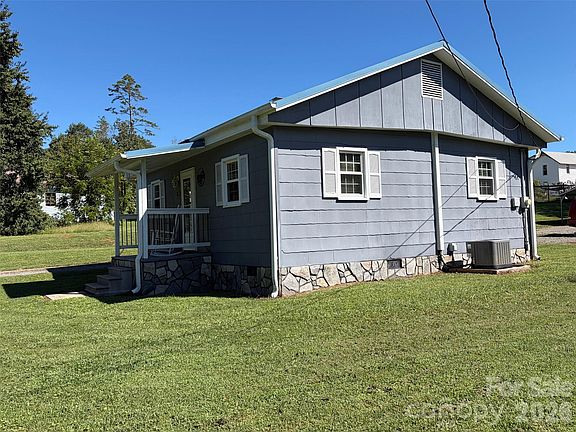 4th image of 41 Whitner Dr