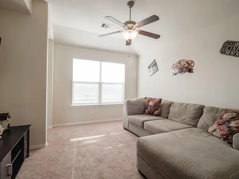 8730 Sunny Gallop Dr — Photo 30