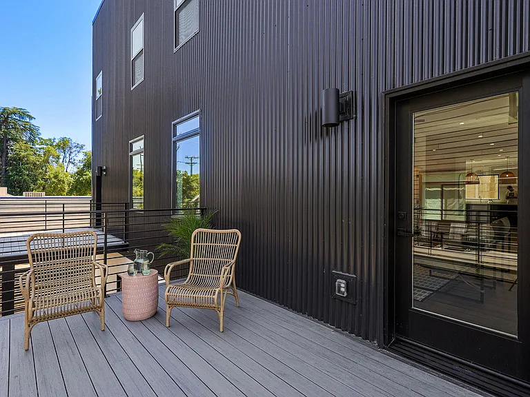 1268 Oregon St — Photo 10