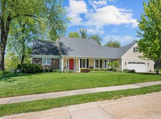 9 Wilderness Ct, Rock Island, IL 61201