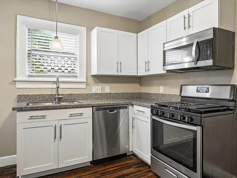12 Greenwood St #B — Photo 9