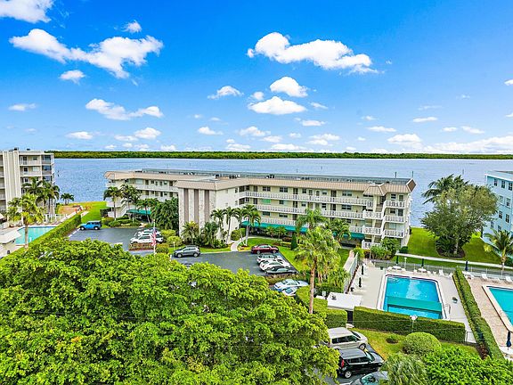 2nd image of 52 Yacht Club Dr APT 209