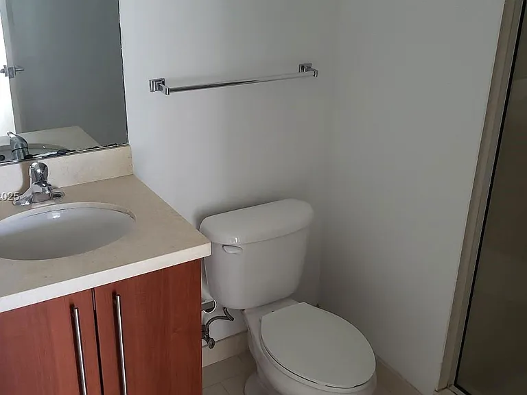 1111 SW 1st Ave #2816 — Photo 8
