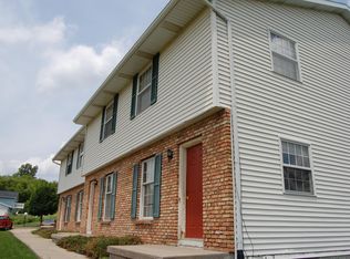 1352 Field Ct, Mount Horeb, WI 53572