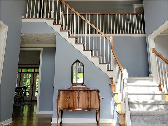 3rd image of 195 Woodhaven Ct