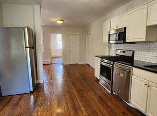 191 Maverick St APT 2R, Boston, MA 02128
