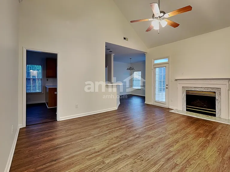 102 Selsey Dr — Photo 11