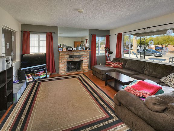 4th image of 2926 E Cushman Dr
