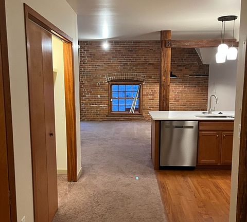 4th image of 9 W Michigan Ave #2