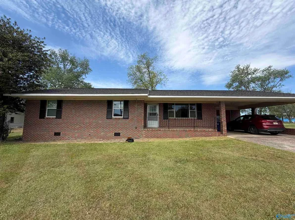813 Nelson Rd, Albertville, AL 35950