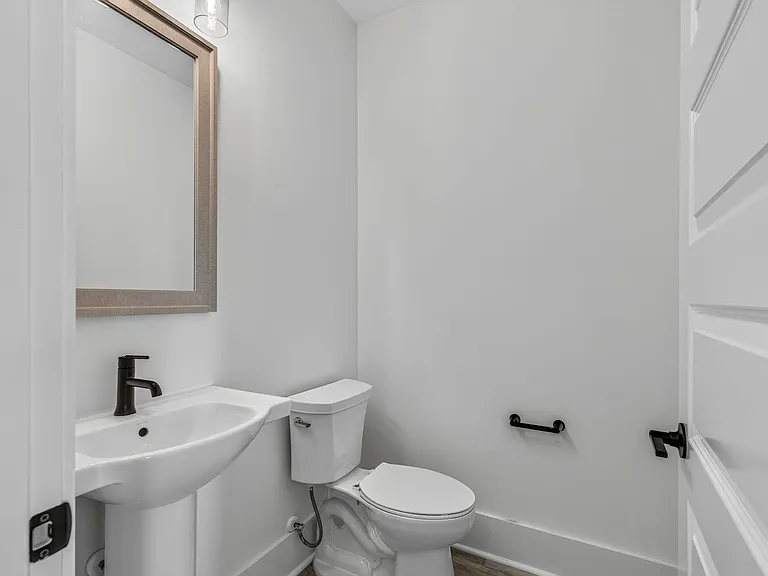 405 Oak Hammock Ct — Photo 17
