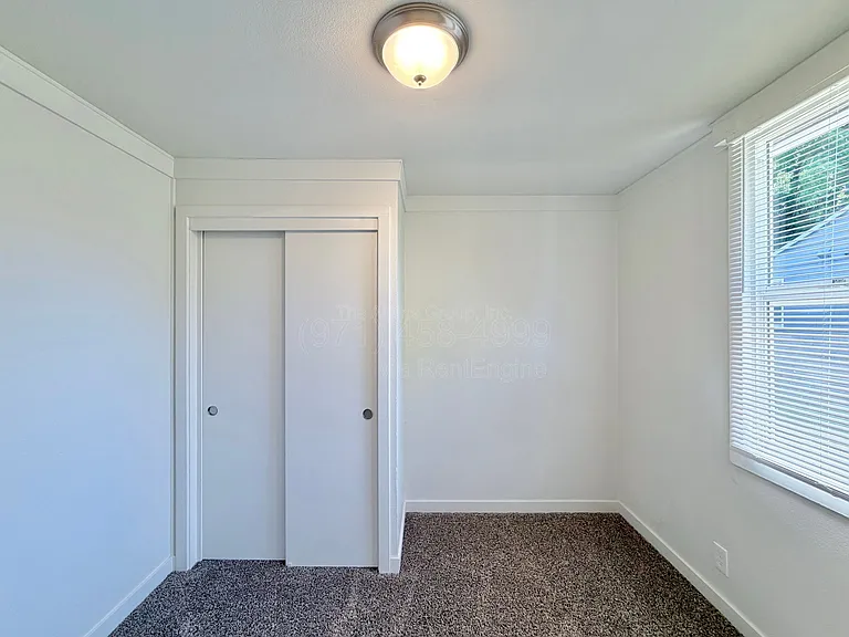 5821 SE Knapp St #4 — Photo 8