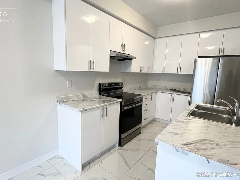 30 Durham Ave — Photo 3