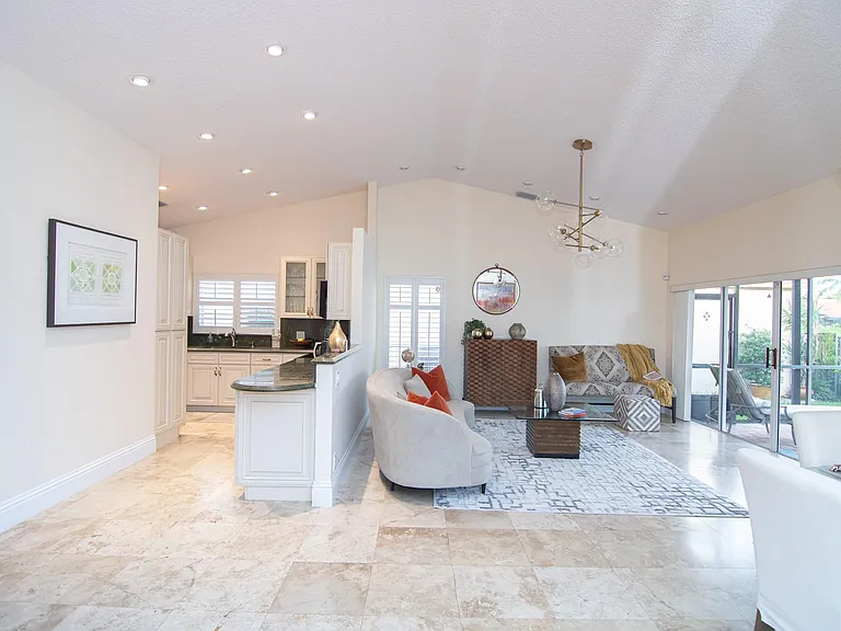 8410 Brussels Way — Photo 3
