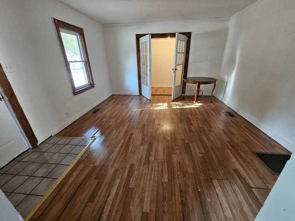 1500 Marshall Ave photo 1