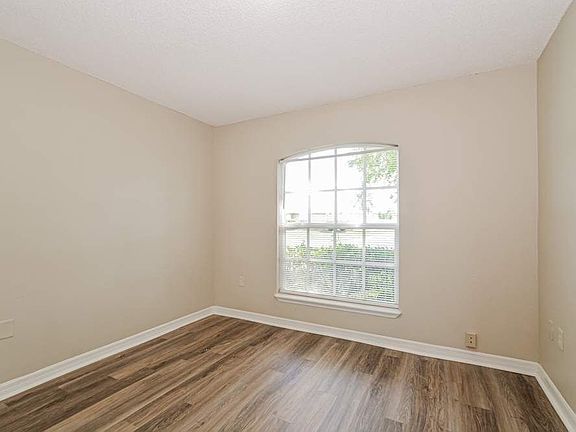 3rd image of 637 Mercado Ct