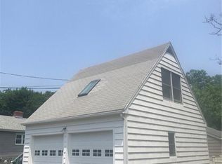 220-234 Oldfield Rd, Fairfield, CT 06824