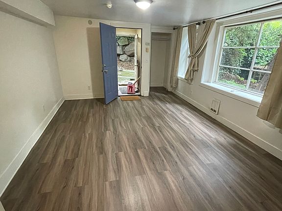 5th image of 5219 22nd Ave NE APT 2