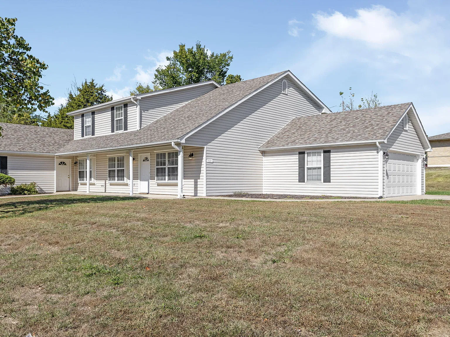 4 bed, 2.0 bath, 1800 sqft, $1,600 — Photo 1
