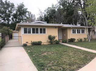 19236 Bessemer St, Reseda, CA 91335