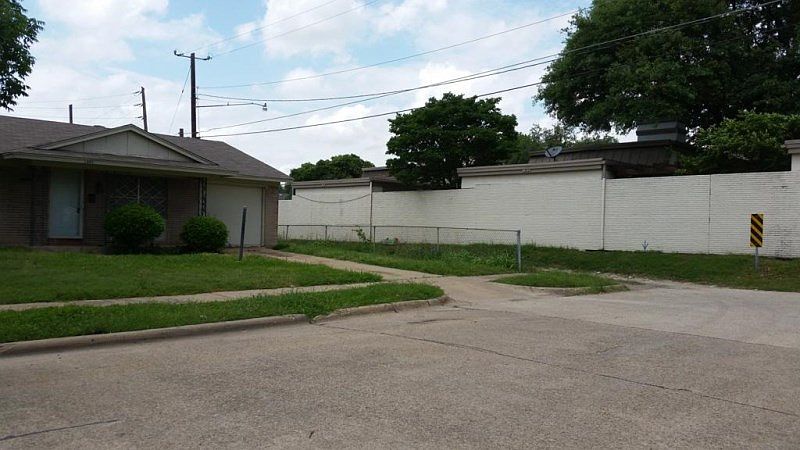 2nd image of 1805 Glenville Dr