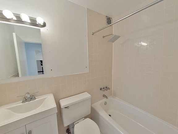 3rd image of 312 E 30th St #7C2