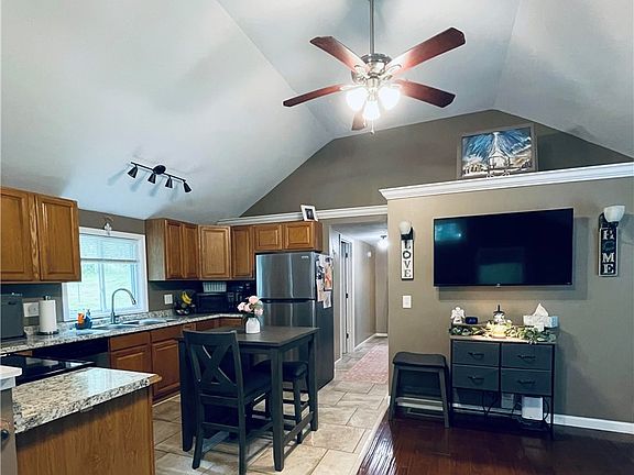 5th image of 4982 Aitchison Rd