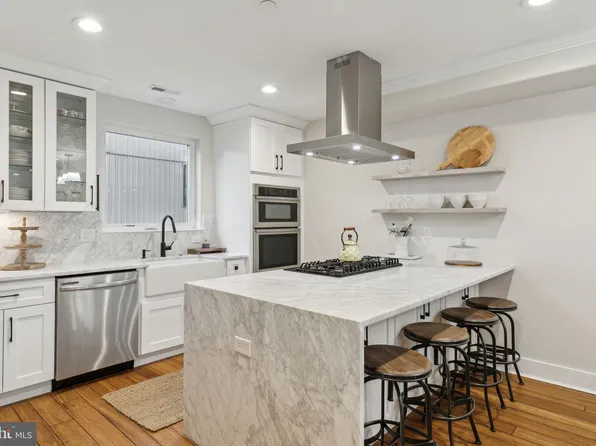 603 McClellan St, Philadelphia, PA 19148