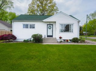 5610 S Roosevelt Rd, Stevensville, MI 49127